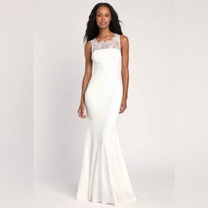 NWT Lulus True Passion White Lace V-Back Mermaid Maxi Dress (size M)